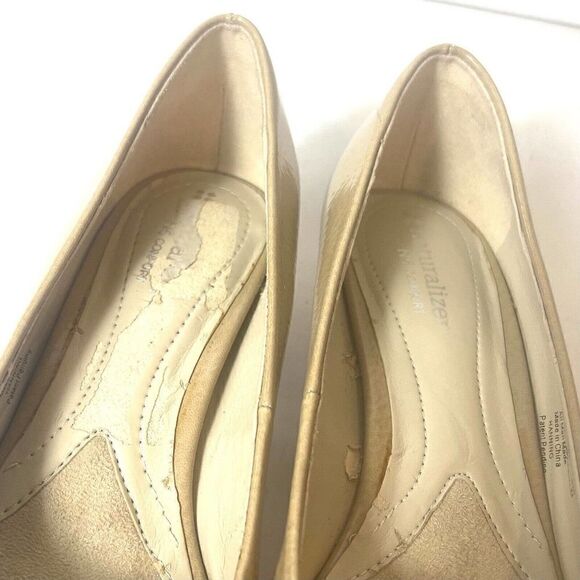 Naturalizer Womens 7M Pumps Beige Glossy Faux Leather Slip On Low Heels Peep Toe - Picture 6 of 14